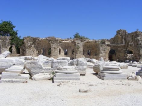 Törökország Side ókori városrész romjai